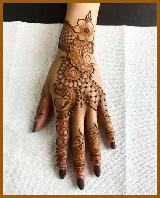 Light Fill Mehndi For Stylish Back Hand Design